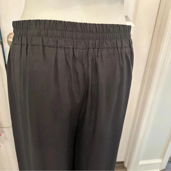 Curations Palazzo Pant with Tulip Hem Pockets in Black Size Medium - Picture 4 of 9